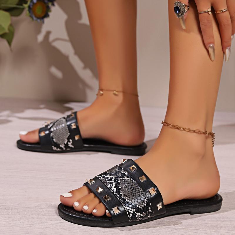 Summer New Round Head Shallow Mouth Rivet Color Leather Flip-flops Women Light Soft Sole Non-slip Sandals