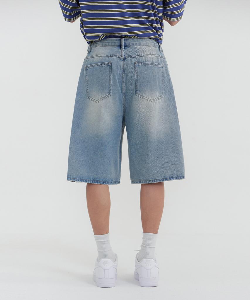 Jinmania Side Pintuck Wide Knee-Length Half Denim Pants Unisex (Light Wash)