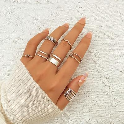 Kızlar Kadınlar için 7PCS Moda Minimalist Metal Yüzük Seti Geometrik Düzensiz Trendy Takı