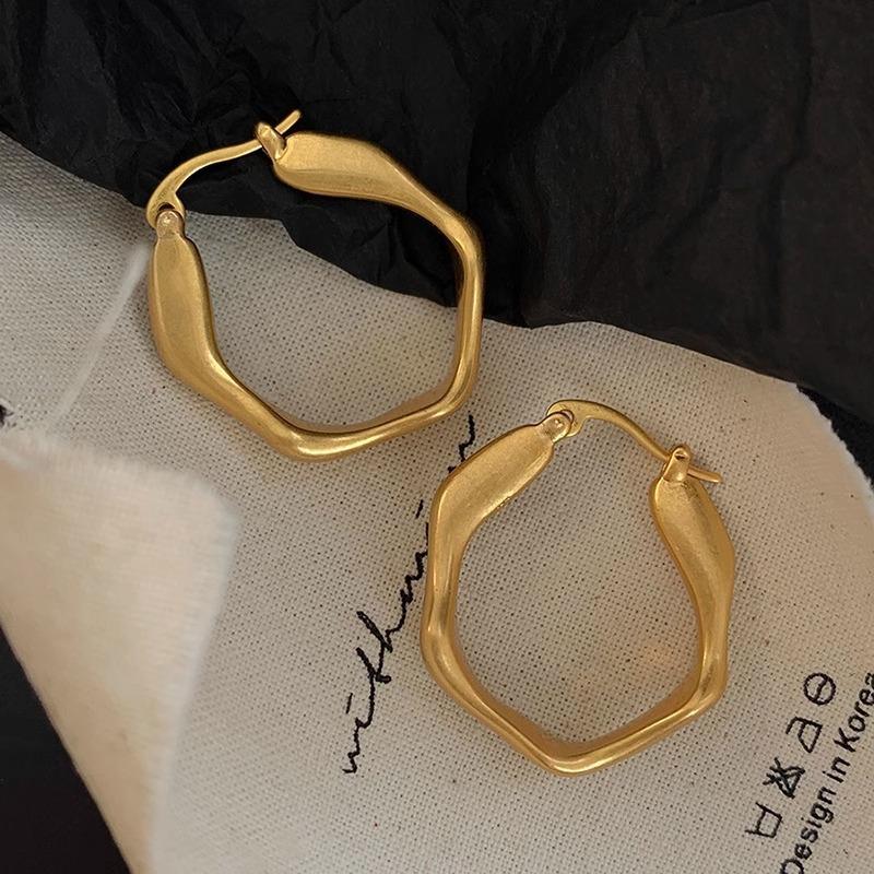 Female Niche Minimalist Retro Hexagonal Earrings 1 pair