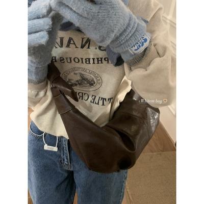Autumn and Winter Retro Messenger Bag Women's 2025 New Fashion Shoulder Bag Casual Large-capacity Dumpling Bag One Piece Delivery