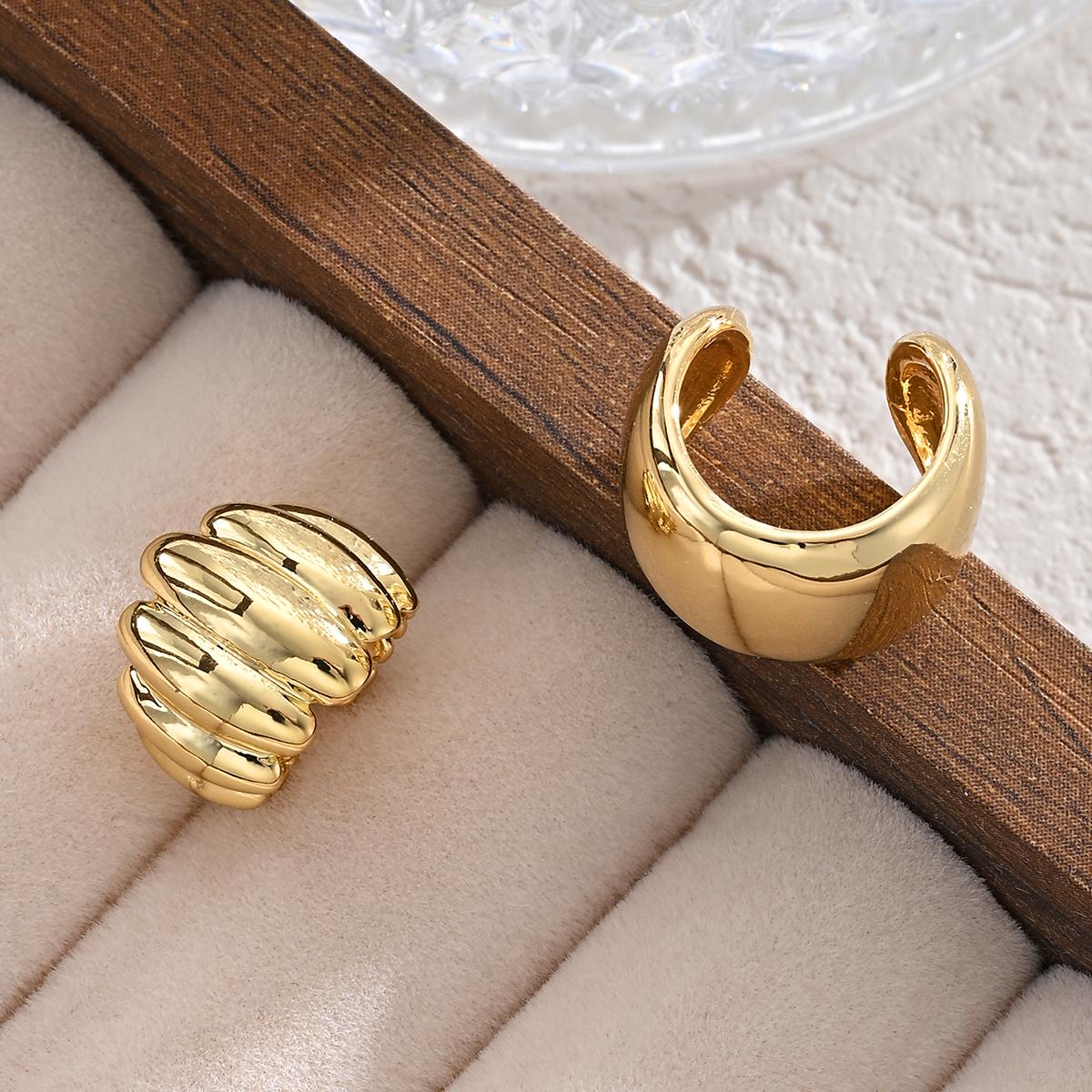 2 Pcs Gold Plated Cuff Ear Clips Set Smooth Arc Ribbed Twisted Ear Cuffs for Women Minimalist Geometric Non Pierced Daily Jewel