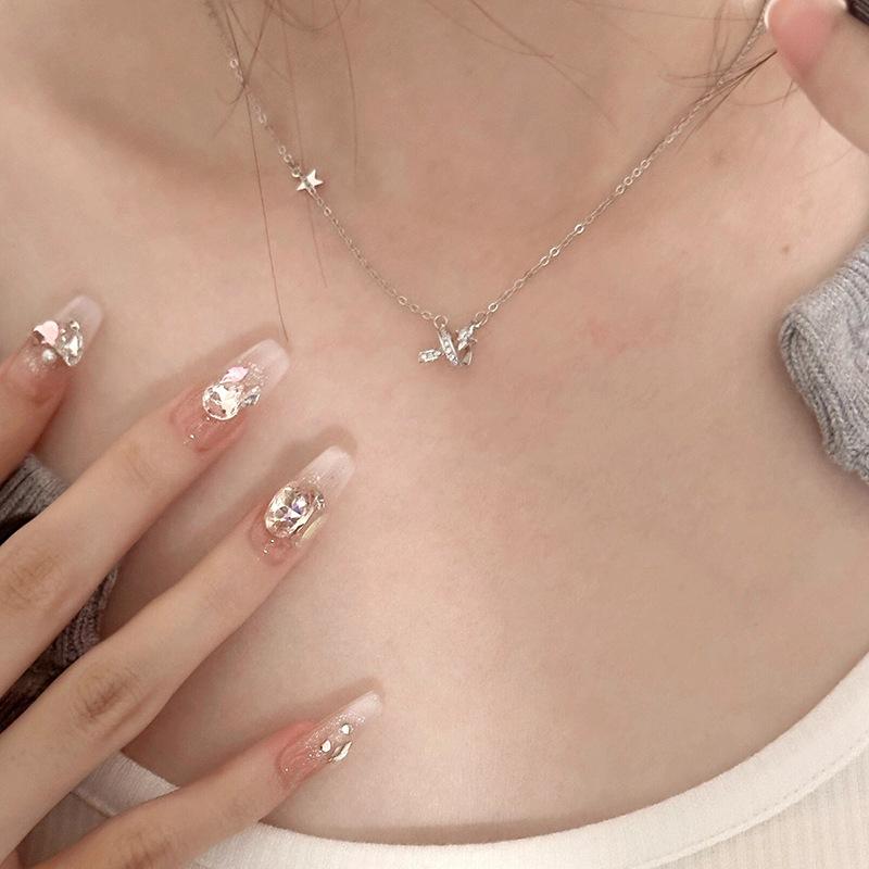 

Crisscross Zircon Collarbone Necklace Geometric Line Sparkle Chain Light Luxury Autumn Winter