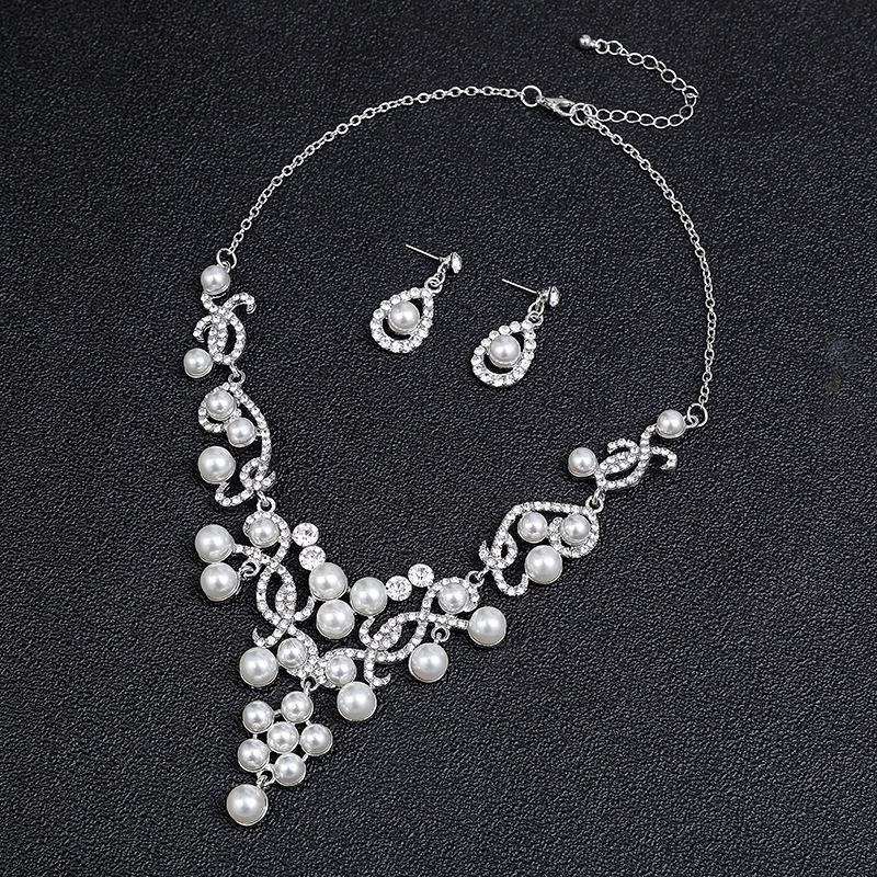 European and American pearl necklace earrings set women's fashion temperament explosive alloy water drop flower bridal dress personality