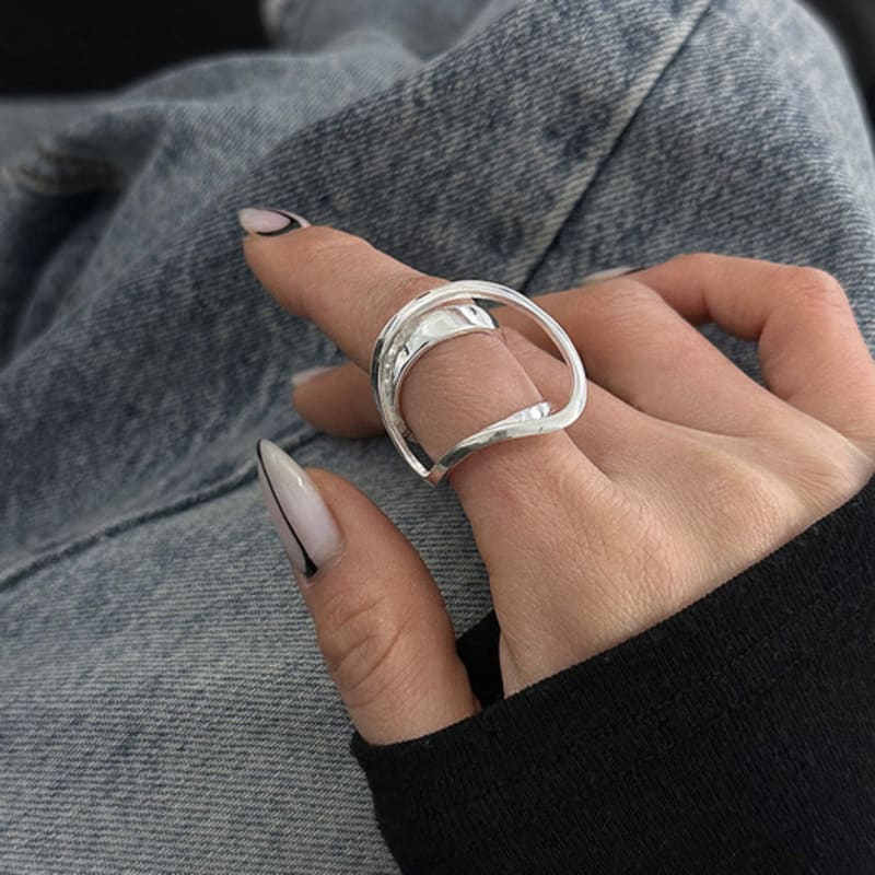 Mosxe [925silver] Out Frame Ring