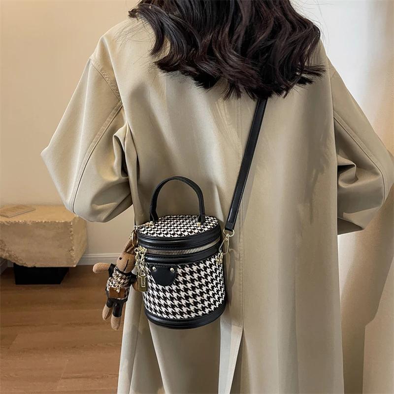 Bucket Bag Plaid Woolen Handbag Fashion Designer Small Handbag Female Mini Crossbody Bag Round Cylinder One Shoulder Bag