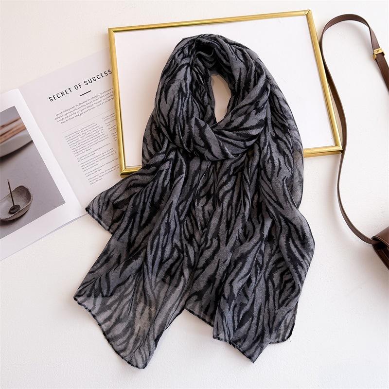 Summer Sunscreen Travel Shawl Fashion Versatile Leopard Pattern Thin Style Photography Elegant Temperament Female Trendy Cotton Hemp Scarf Bali Yarn