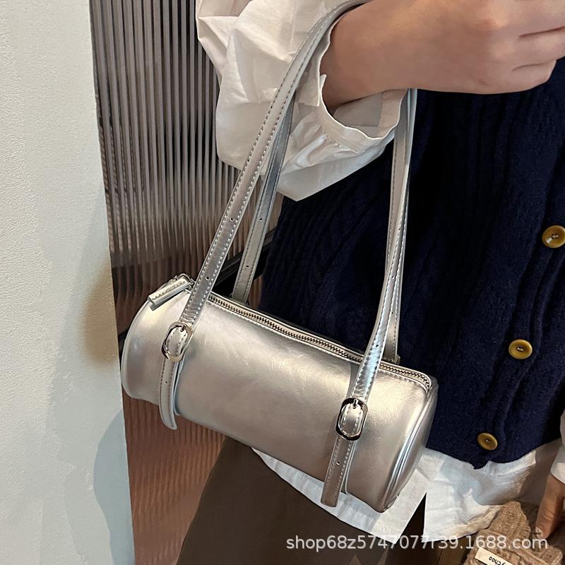 Korean version of the trend drum underarm bag women's 2025 spring new portable baguette bag shoulder bowling commuter bag