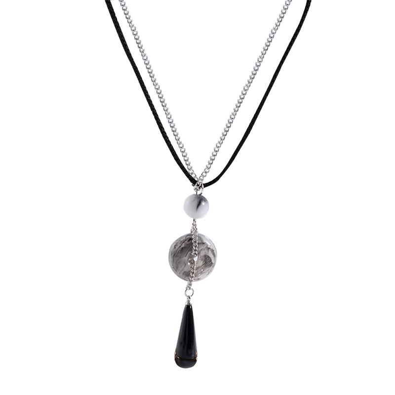 Elegant Maillard Tassel Necklace: Peace Buckle Design for a Chic, Versatile Look