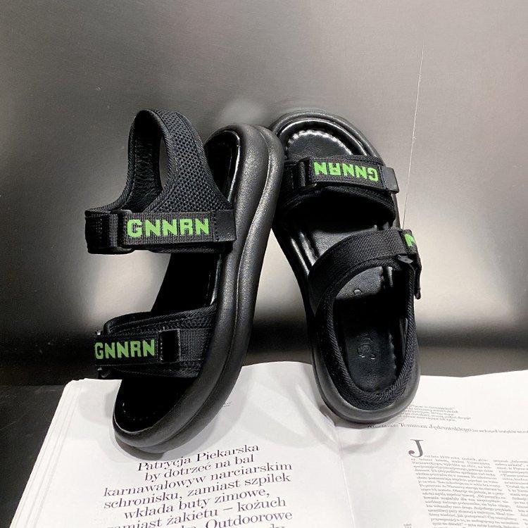 Internet celebrities Velcro sports sandals women's summer 2025 new platform casual roman beach shoes student ins super fire