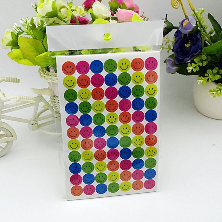 

Наклейки со смайликами для детей: Красочные наградные и образовательные наклейки с цифрами и буквами