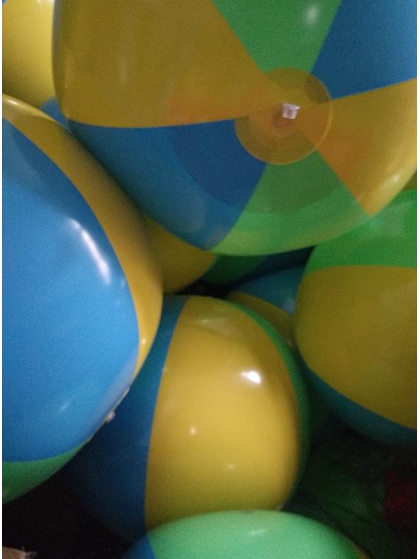75cm Inflatable Water Spray Beach Ball for Kids – Outdoor Summer Play Toy