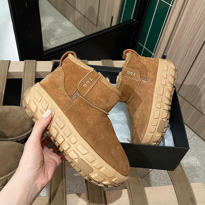 Thick-soled tire sole snow boots women's fur winter new retro short boots fashion versatile casual shoes trend