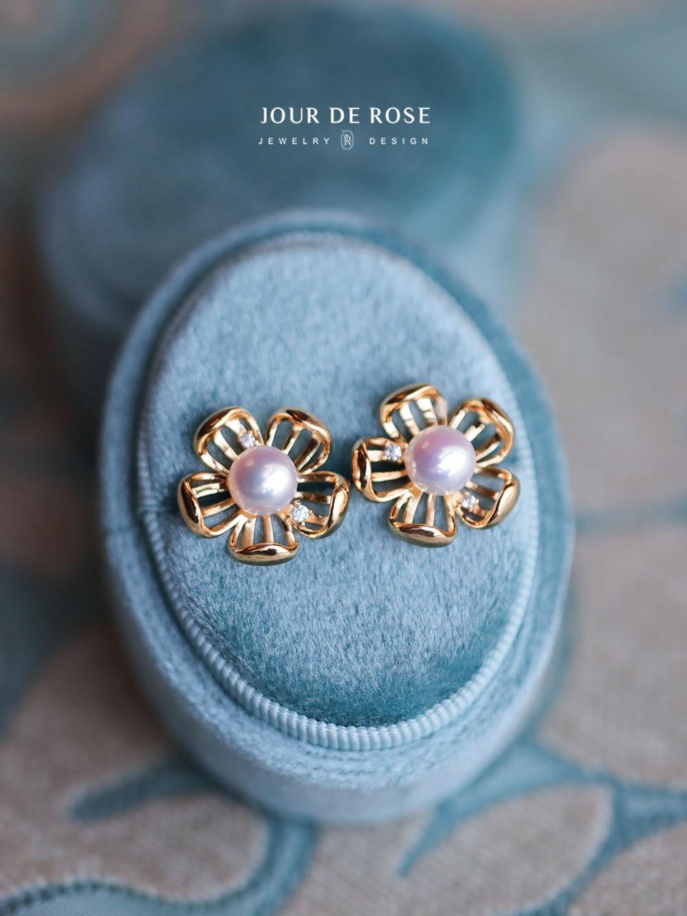 Wildflower Paradise  18K Gold-Plated Pearl Diamond Sterling Silver Stud Earrings - Retro, Simple Design 18K Gold Pair (Includes Ear Plugs)