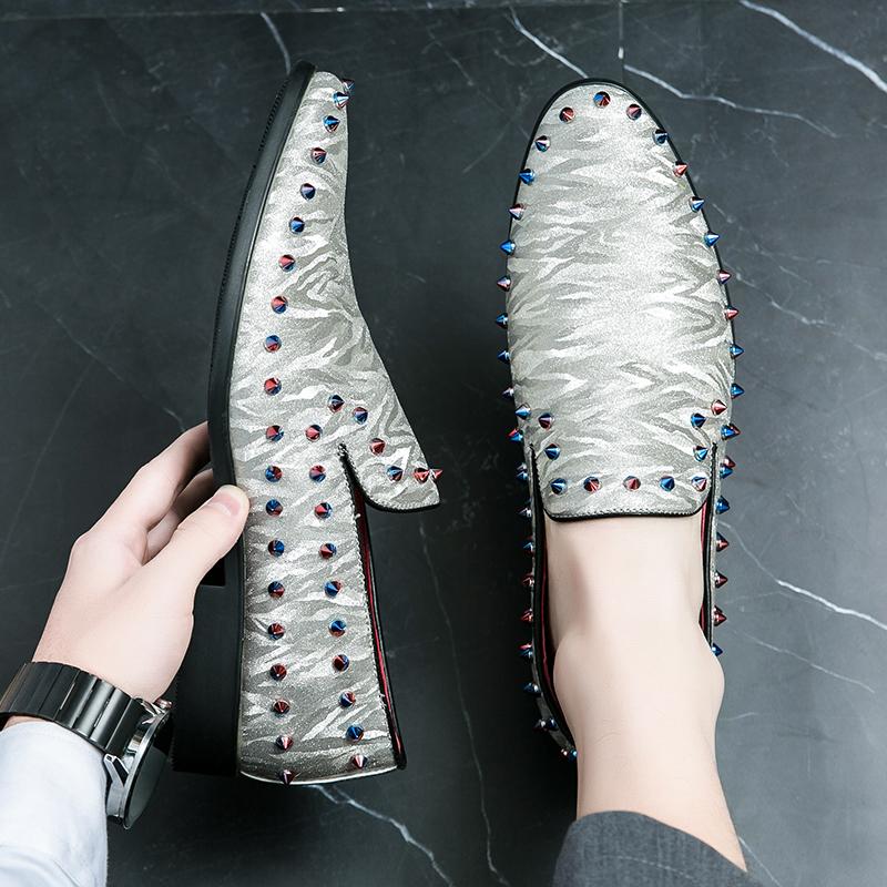 Fashion New Designer Men Pointed Rivets Silver Slip On Loafers Shoes Wedding Dress Prom Formal Footwear Sapatos Tenis Masculino