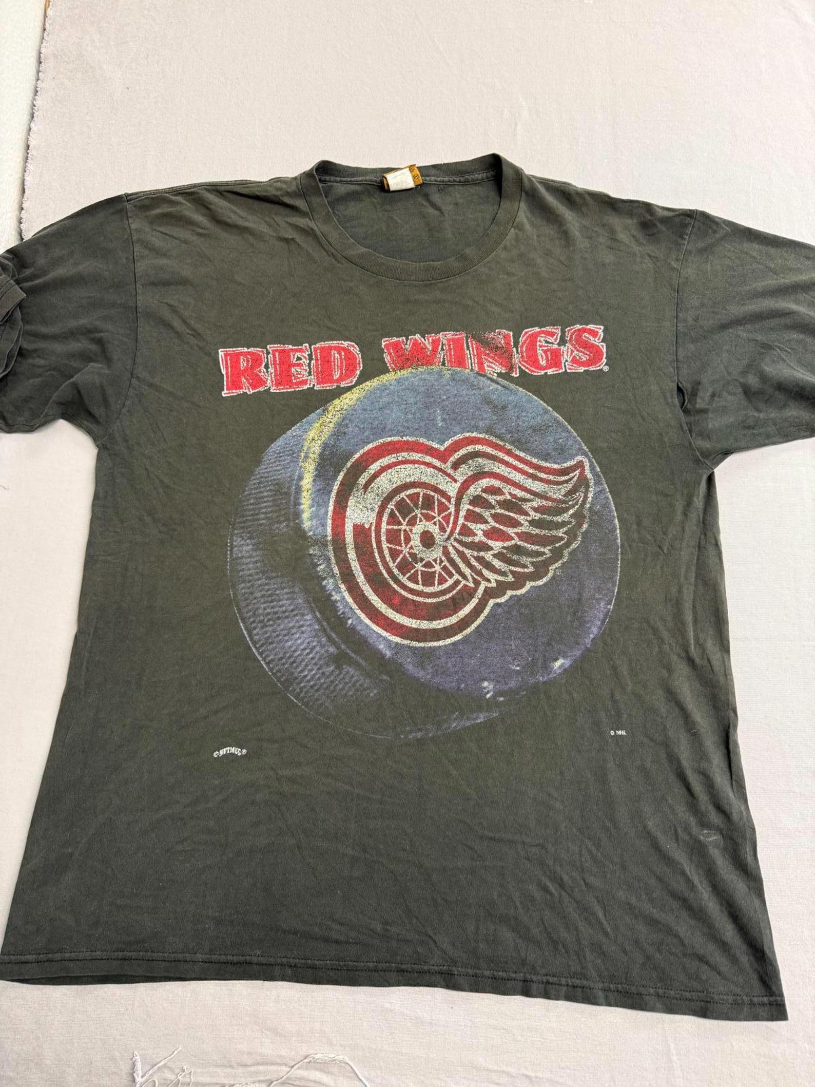Vintage Thrashed Detroit Red Wings Tee Nutmeg Giant Puck XL M