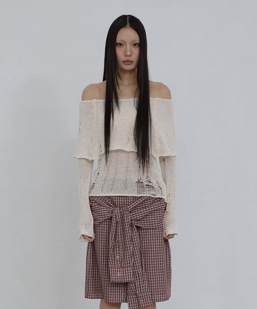 Uusoo Distressed Off-Shoulder Top_ Ivory