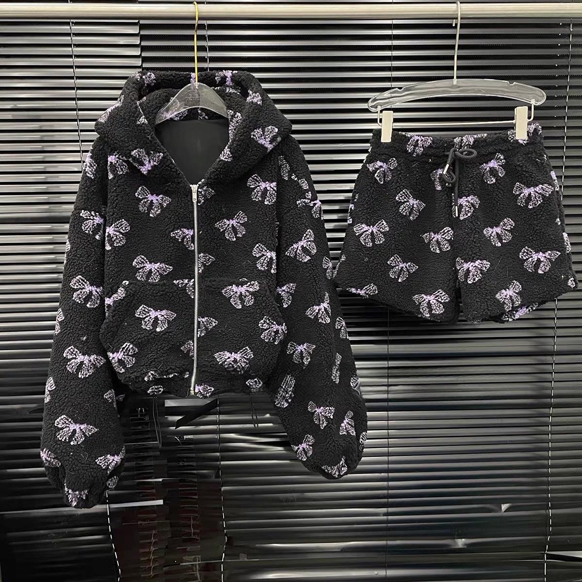 

2025 Autumn/Winter Women s Sweet Age-Reducing Hooded Loose Set with Bow Print Small