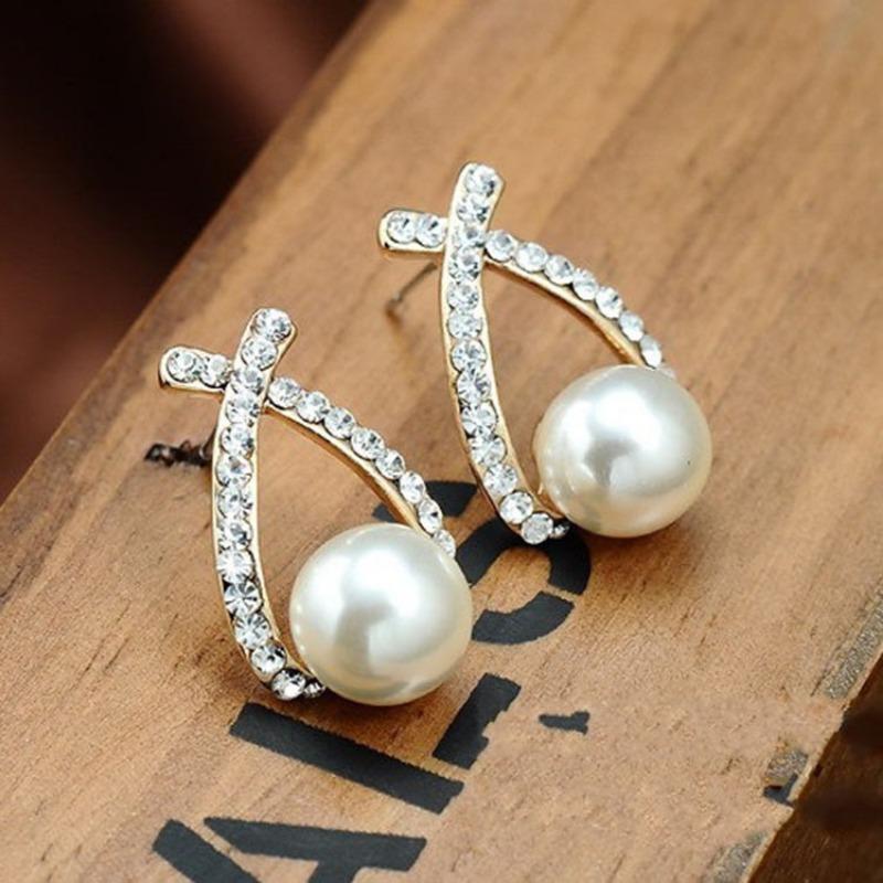 Elegant Women Fashion Ear Stud Earrings Simple Temperament Crystal Pearl Ear Nail Earrings
