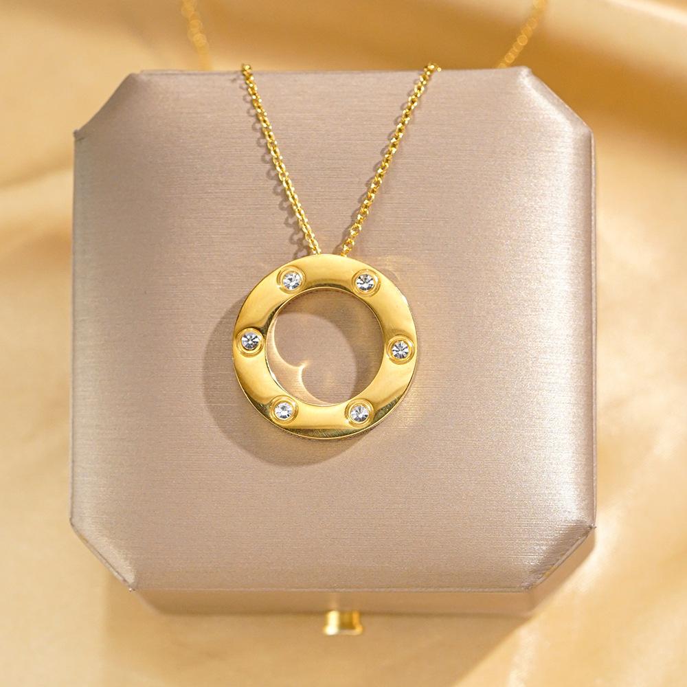 Women Light Luxury Six Diamond Large Round Disc Titanium Steel Clavicle Necklace