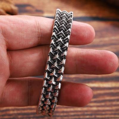 Retro Dragon Scale Bracelet: Stylish Unisex Accessory for Parties & More