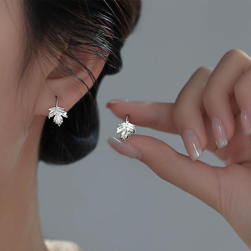 Elegant Leaf Dangle Earrings: Trendy, Versatile Ear Jewelry for Women