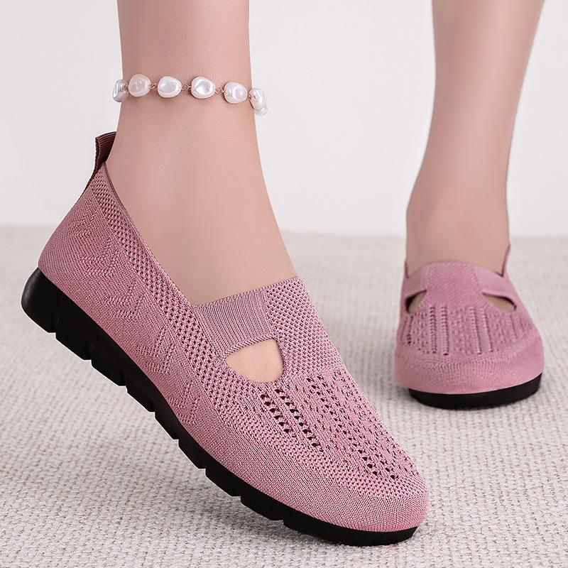 Shoes women's large size women's shoes old Beijing cloth shoes middle-aged and elderly mother shoes casual shoes soft soles not tired feet single sho