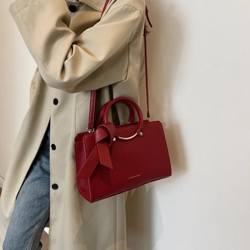 Women's Bag New stylish portable work Travel large capacity Simple and versatile style bag