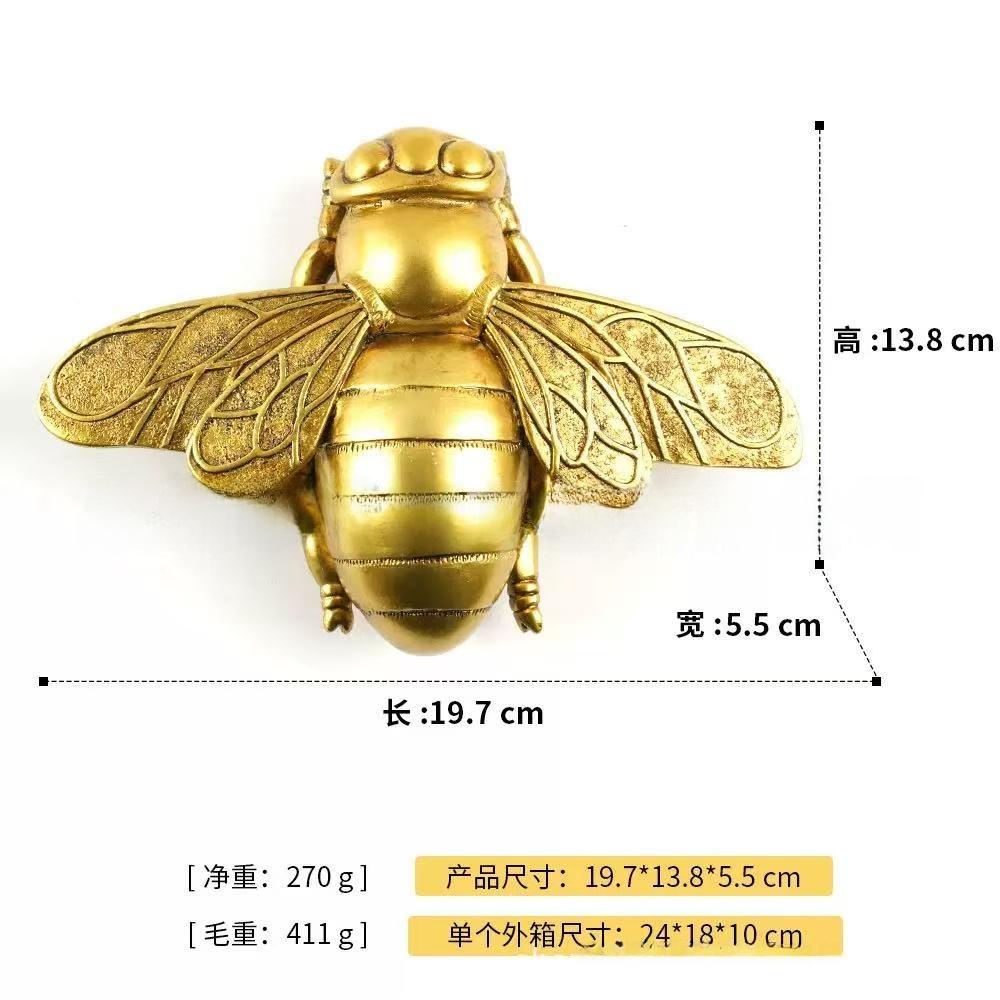 Golden Bee Wall Sculpture - Art Deco Style Resin Insect Wall Decor, Handcrafted Home Decoration for Gallery Wall & Party Decor