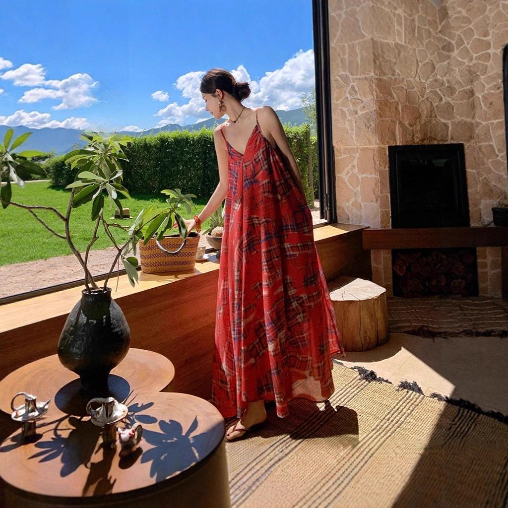 French Vintage Plaid Spaghetti Strap Dress with a Niche Asymmetrical Hem, Hot Girl Long Dress for Summer