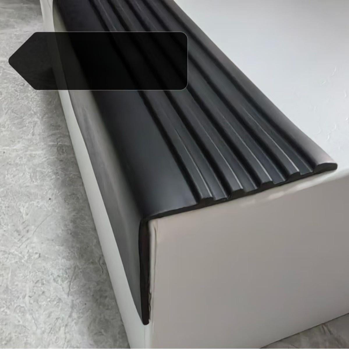 

1PC 1/2m L-shape Stair Edge Protector Step Anti-skid Tape PVC Wrapped Corner Pressure Edge Strip for Indoor&Outdoor 1M чёрный