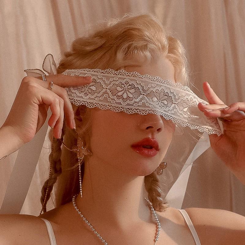 

Sultry Lace Masquerade Eye Mask - Flirty Party Veil Blindfold One Size белый
