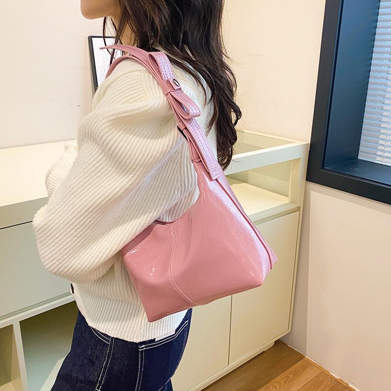 2025 Spring New High Texture Versatile Foreign Style Large Capacity Dumpling Bag Fashion Simple Niche Shoulder Women's Bag Tide