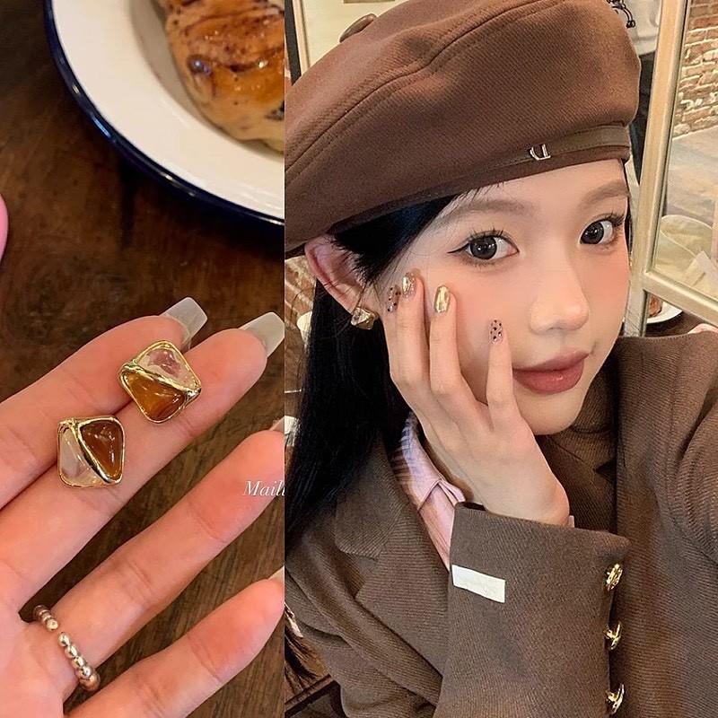 

Caramel Coco Maillard Vintage Splicing Earrings New Popular Unique Premium Earrings Stud Earrings Women