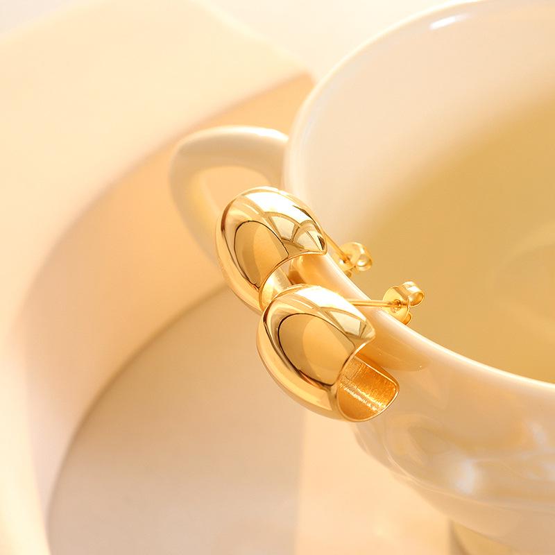Gold-Plated Retro Half-Round Hollow Ear Studs - European & American Simple Summer Fashion Accessories
