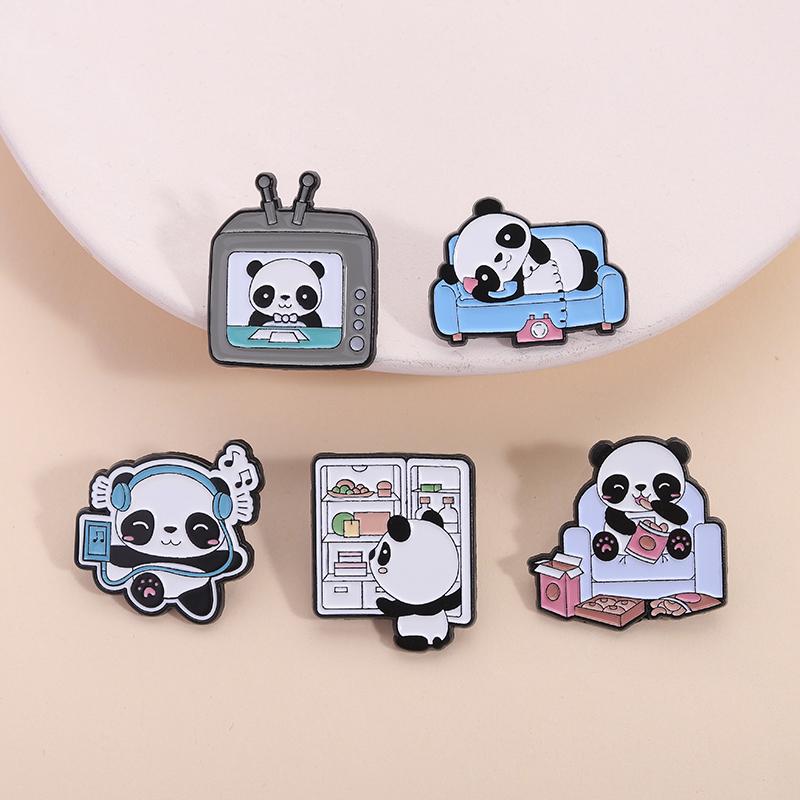 Cute Panda Enamel Pin Creative Panda Listening To Music Cartoon Animal Brooches Lapel Backpack Badge Jewelry Gifts for Friends