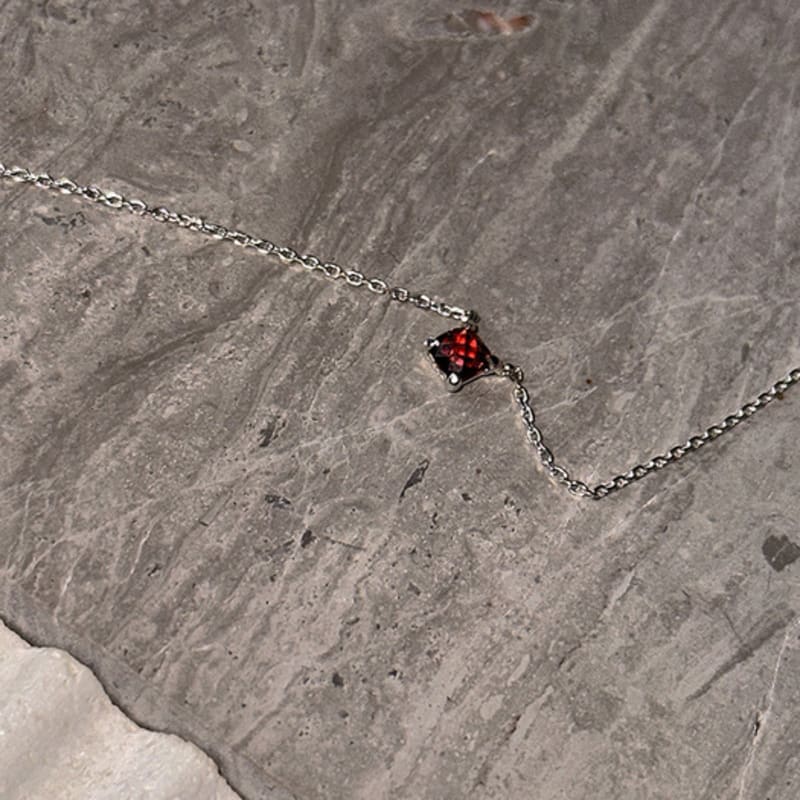 Mosxe [925silver] Garnet Necklace
