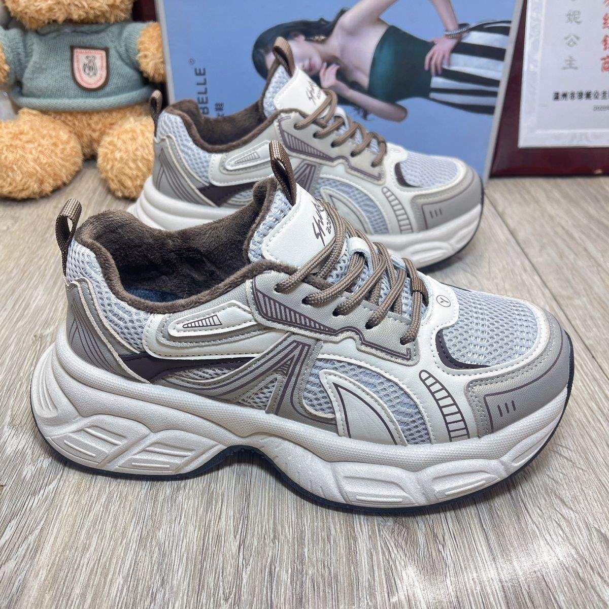 

Thick-soled high dad shoes women s winter velvet thickened non-slip sports casual shoes warm cotton shoes women 41