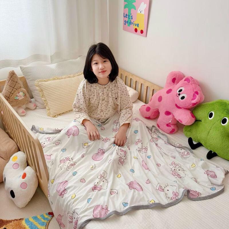 

OLOEY Kids Cartoon Quilt
