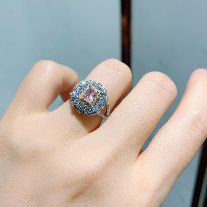 

Clearance goods are on sale at a loss micro-inlaid pink diamonds, yellow diamonds, index finger rings, women s zircon women s jewelry rings.