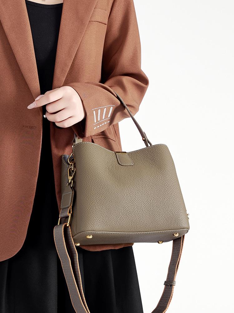 Genuine Leather Women's Crossbody Bag Summer Women's shoulder Bag Luxury Design Niche Handbag Large Capacity tote bag