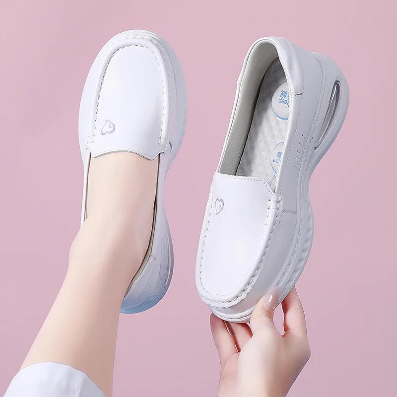 Flat Shoes Women Loafers Casual Slip on Nurse Shoes Women Outdoor Non Slip Soft Breathable White Work Shoe 2025