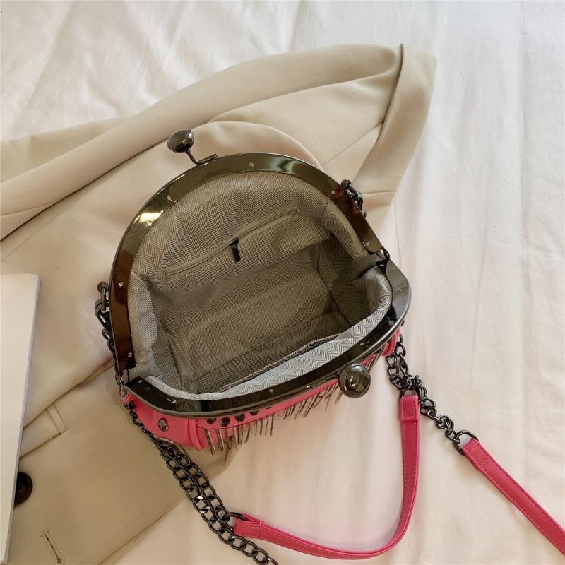 Womens Chain Shoulder Bag PU Leather Handbags Tassels Rivets Crossbody Bag Fashion Messenger Bag Seashells Bag for Daily
