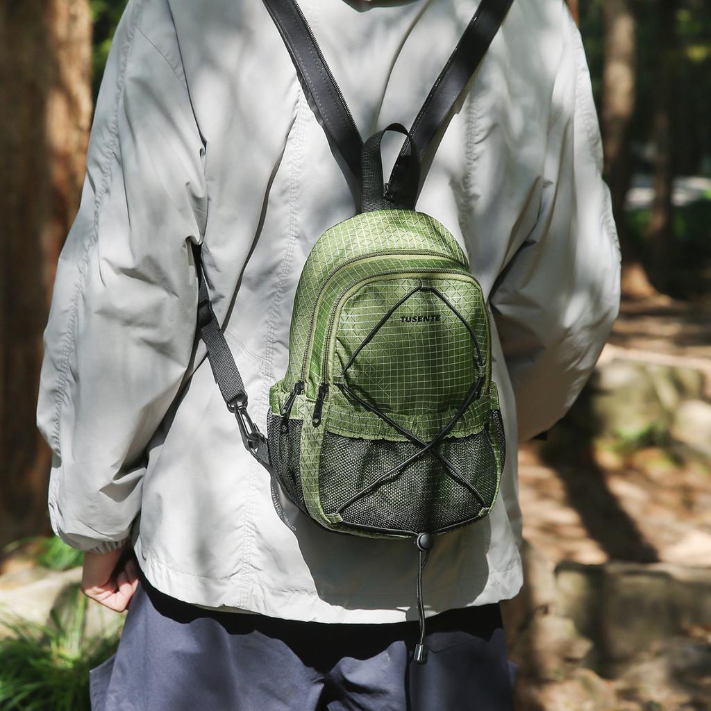 Multifunctional outdoor backpack men's and women's light hiking bag small sports autumn and winter leisure backpack