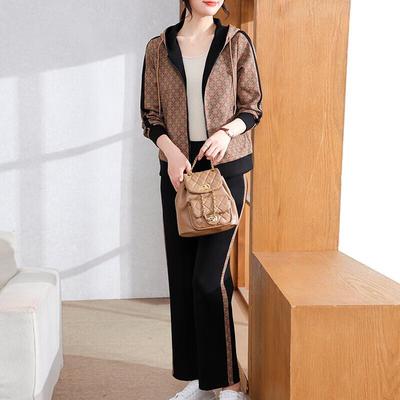 Xuexi Mom's Elegant Autumn Sportswear Set