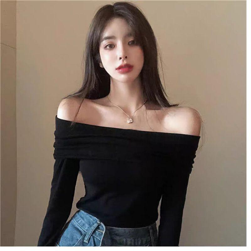 

American Retro Style Spicy Girl Design One-Shoulder Long-Sleeve T-Shirt for Women, Off-Shoulder, Stunning, Unique, Sexy, Tight-Fitting Base Shirt Black S