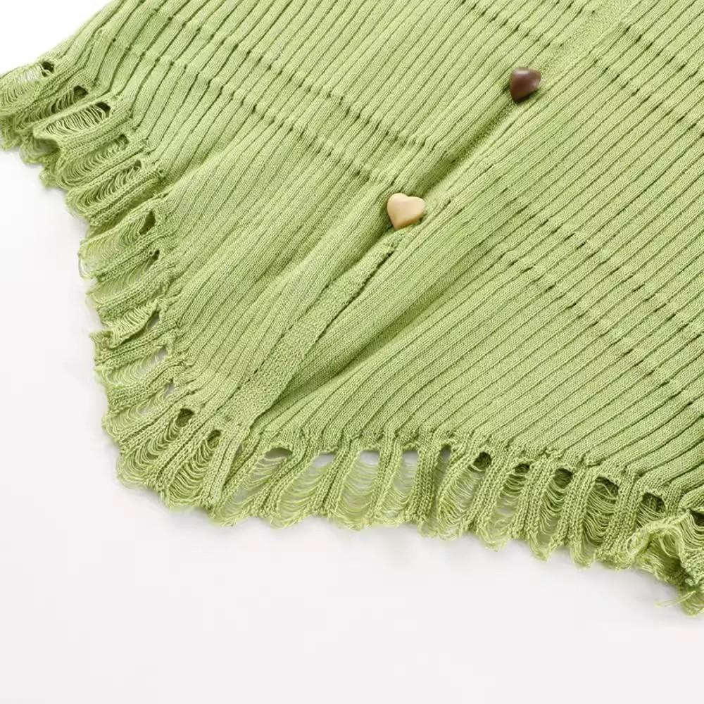 A New Short Pullover for Women's Knitted Sweater, A Cinched Waist and A Fitted Long-sleeved Top, A Lapel Sweater Coat