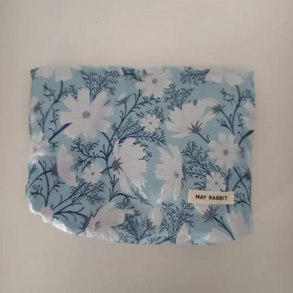 Simple Sweet Pink Flower Embroidered Clutch Cosmetic Bag Makeup Bag Square Canvas Zipper Bag Travel Portable Makeup Organizer