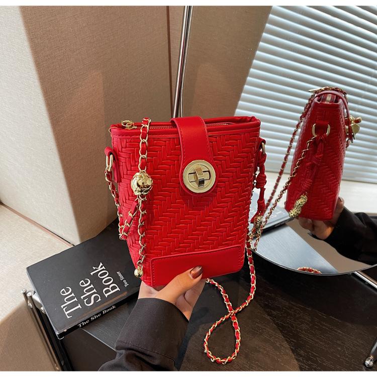 Popular small bag women's summer new versatile chain messenger bag casual bucket bag