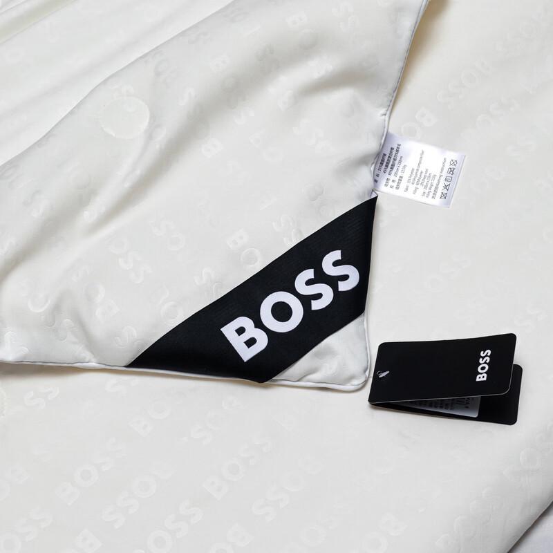 BOSS HBYM Embossed All-Season Quilt